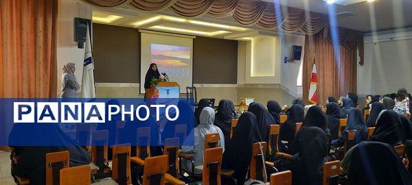 اولین جلسه انتخابات اعضای انجمن اولیا و مربیان در دبیرستان نمونه دولتی مهشید مصلی نژاد