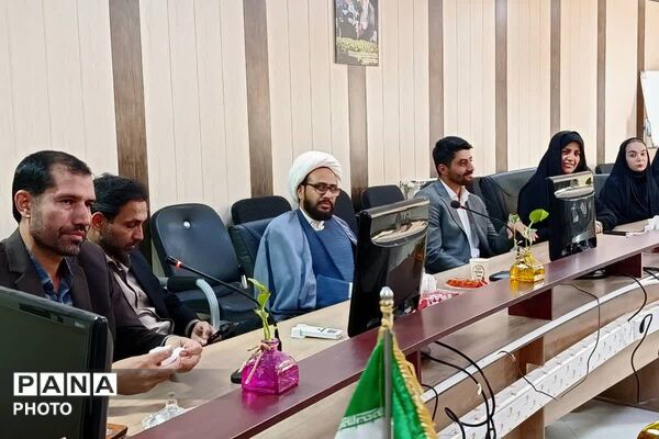 تقدیر از دانش آموزان منتخب فرصت نوجوانی منطقه جوادآباد