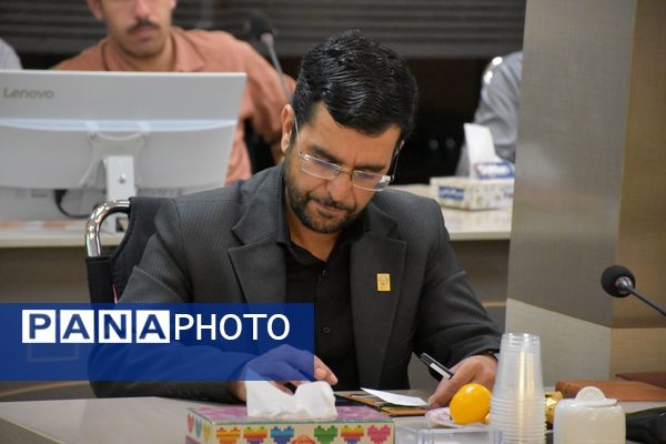 نشست معاونت فرهنگی و تربیتی دانشگاه فرهنگیان کشور با فرهنگیان استان چهارمحال و بختیاری 