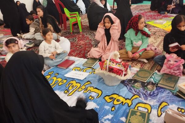 محفل قرآنی و حلقه صالحین در پایگاه مقاومت حضرت زینب (س) داریون 