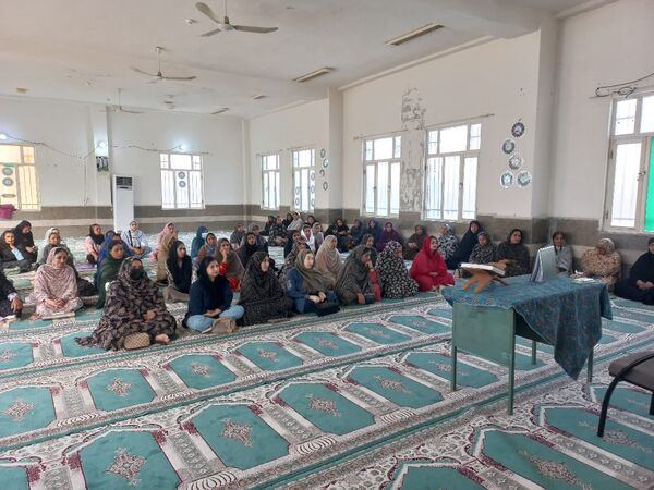 گفت‌وگوی کارشناس آسیب‌شناسی با والدین هنرستان زهرای مرضیه بندرعباس 