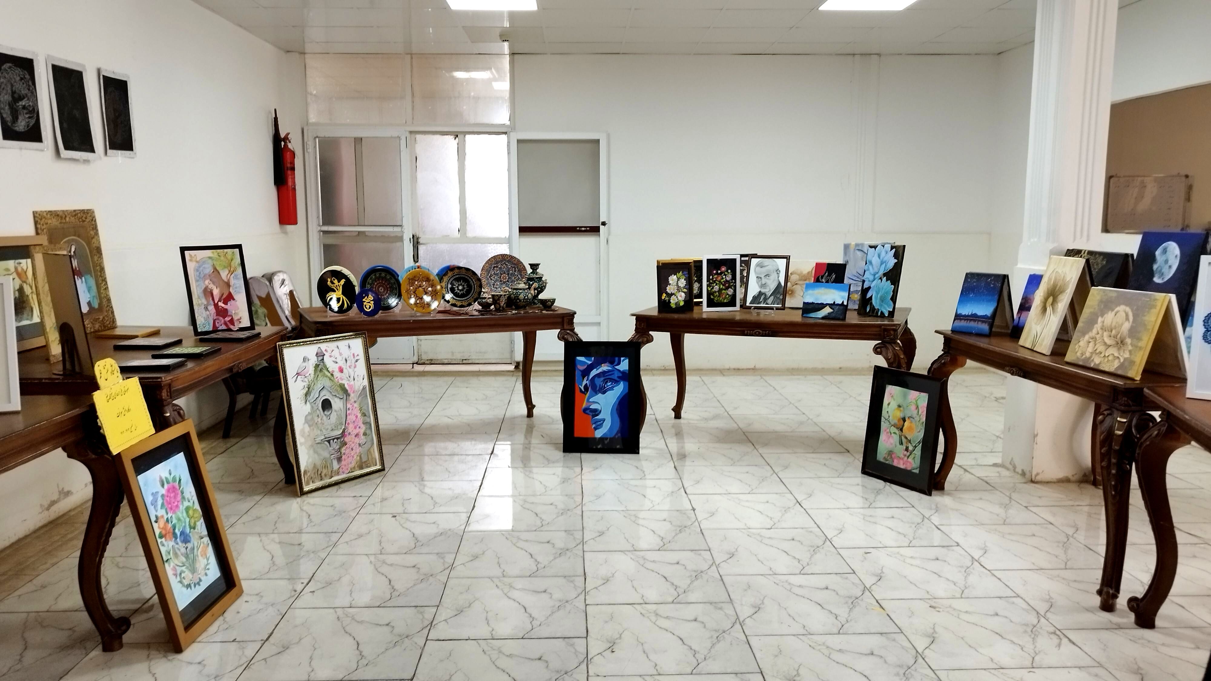 نمایشگاه دستاوردهای هنرجویان هنرستان شیخ محمد بلیغ و معرفت در شهرستان فیروزکوه