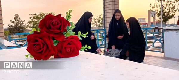 تجدید بیعت بانوان روستای سنگان با آرمان‌های شهدا