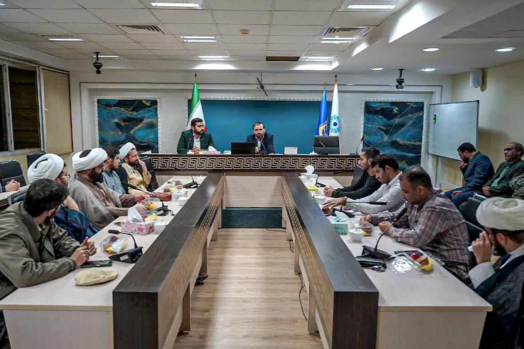 نشست رئیس انجمن اسلامی کل کشور با مسئولان انجمن‌های اسلامی استان کرمانشاه 