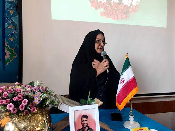 یادآورحماسه سیزدهم آبان دردبیرستان شاهدشهید قاسم سلیمانی
