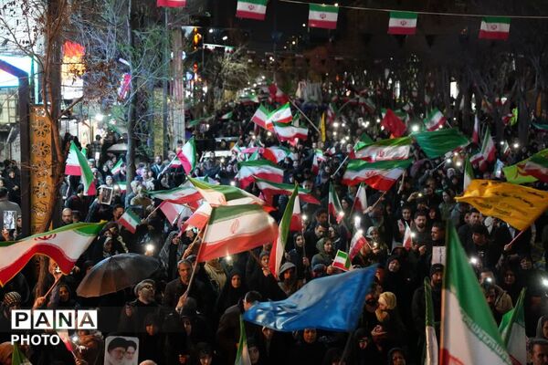 بیست‌وچهارمین موج مردم فردیس در راهپیمایی تجدید بیعت با رهبر انقلاب