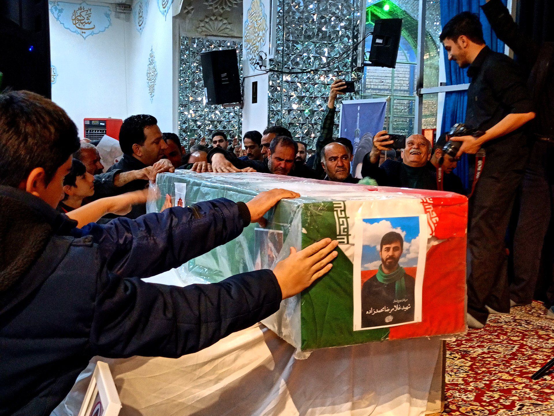 مراسم وداع با پیکر مطهر سردار شهید غلامرضا محمد زاده