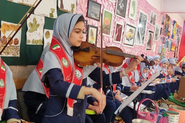 افتتاحیه جشنواره فرهنگی هنری ماها در دبستان قدر بهارستان۲