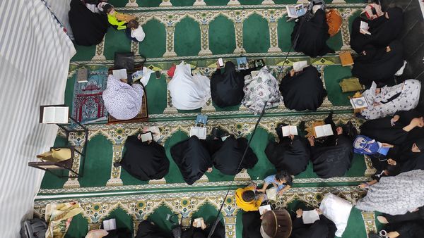 شب زنده داری مردم بوموسی در  دومین شب قدر 