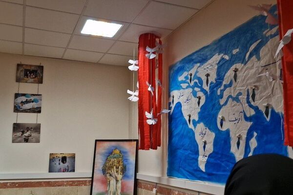 برگزاری و افتتاحیه نمایشگاه ریشه های مقاومت در مدرسه منتصرین شاهد ورامین