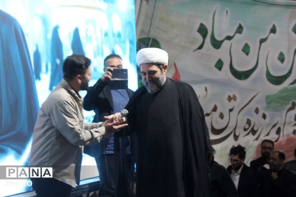 تجمعات شبانه، جلوه ای از دفاع مردم از حقوق ملت 