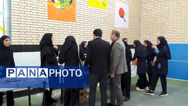 برپایی بازارچه مدرسه‌ای در مجتمع عشایری امید انقلاب