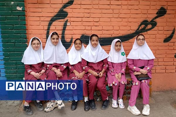 بازدید کارشناس مسئول سلامت و تندرستی آموزش و پرورش شهرستان قدس، از دبستان پروین، در جایگاه یک خانه محیط زیستی