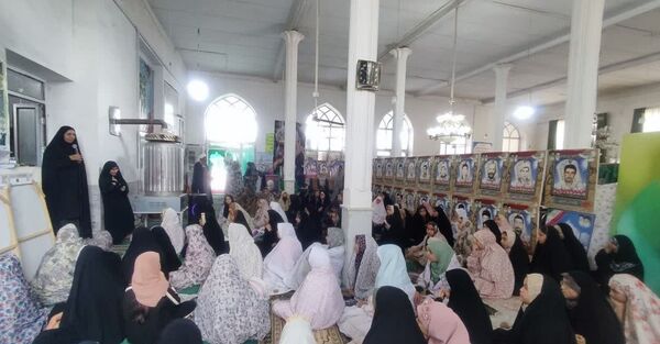 اعتکاف دانش آموزی در مسجد جامع روستای دهنو شهرستان خلیل آباد