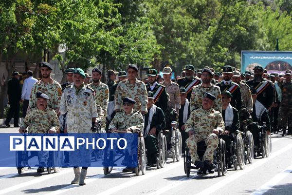 مراسم رژه روز ارتش در شیراز