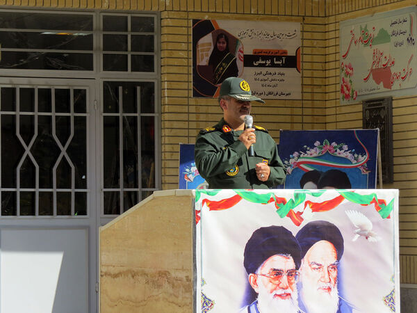 زدن زنگ انقلاب در مدرسه دخترانه فرزانگان شهرستان بجنورد 