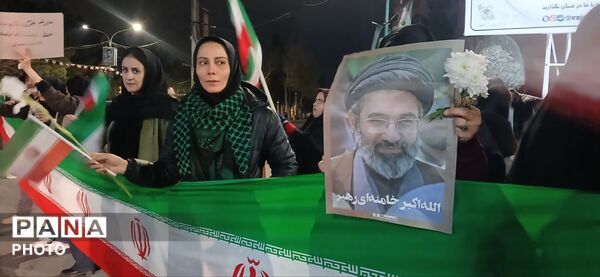 مردم ساوجبلاغ هنوز هم سوگوار رهبر شهیدشان هستند 