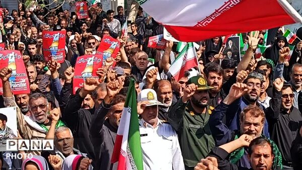 دانش‌آموزان کهنوجی به یاد دانش‌آموزان مینابی 