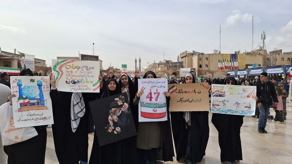 شکوه حضور نوجوانان در راهپیمایی 22 بهمن مردم قم