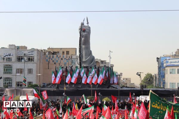 بدرقه‌ آقای شهید ایران در تهران و قم