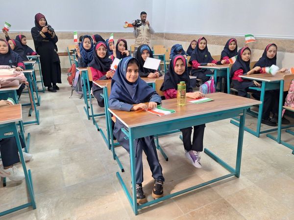 افتتاح 2 مدرسه جدید در شهرک وحدت نگارستان  در البرز 