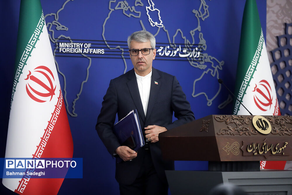 پیش از ورود مهاجمان، دیپلمات‌های ایرانی از ساختمان سفارت خارج شدند