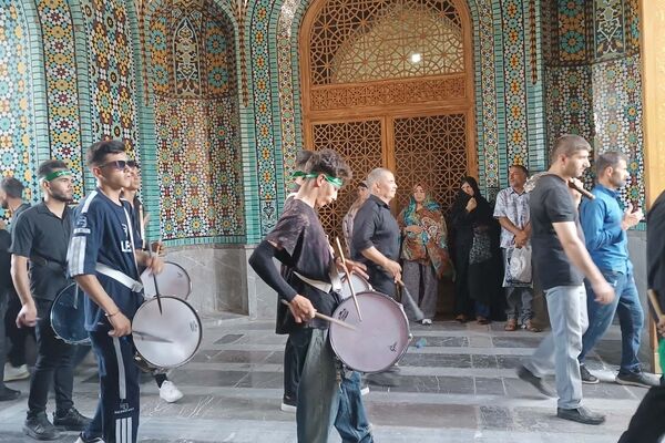 عزاداری زائران حرم حضرت معصومه(س) در روز اربعین