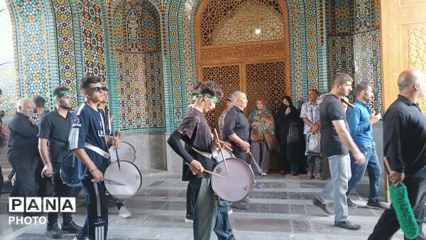عزاداری زائران حرم حضرت معصومه(س) در روز اربعین