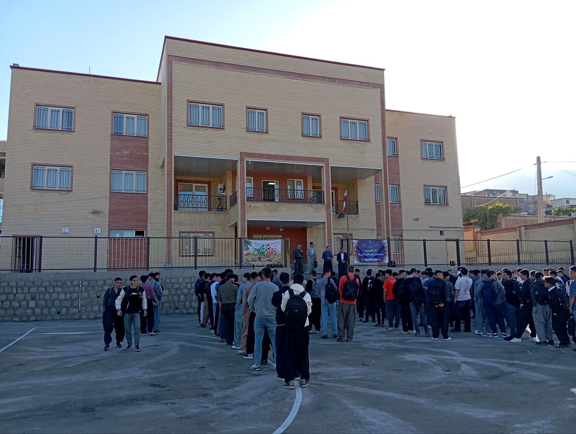 برگزاری آیین باشکوه بازگشایی مدارس در بانه  