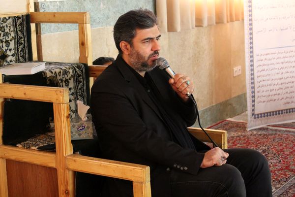 عزاداری باشکوه دانش‌آموزان و مسئولان در سوگ حضرت فاطمه زهرا (س)