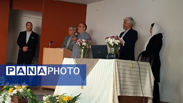 تجلیل از رتبه‌های برتر کنکور سراسری دبیرستان شهید سلطانی ۴ 