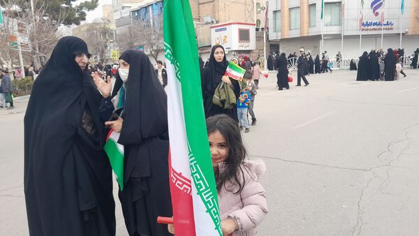 حضور پرشور مردم نیشابور در راهپیمایی ۲۲ بهمن