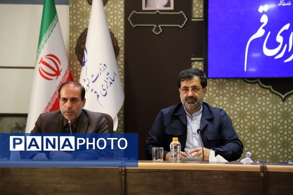 تقدیر از رتبه دوم کنکور سراسری در شورای برنامه‌ریزی آموزش و پرورش قم