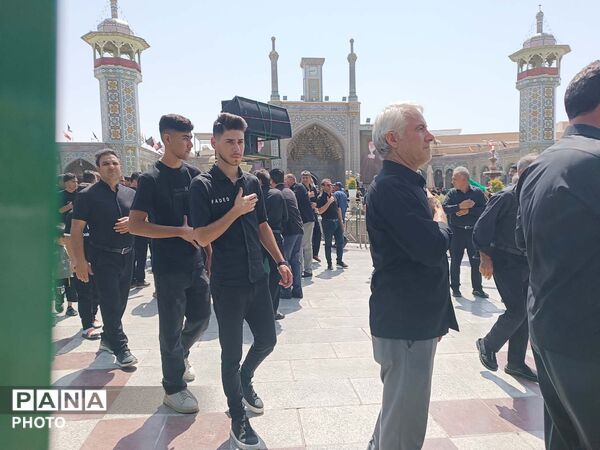 عزاداری زائران حرم حضرت معصومه(س) در روز اربعین