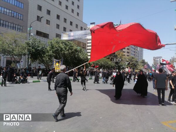مشهد در سوگ امام رضا (ع) 
