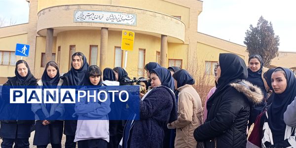اردوی دانش‌آموزی تمشک مدارس دخترانه انصار و بعثت در زنجان