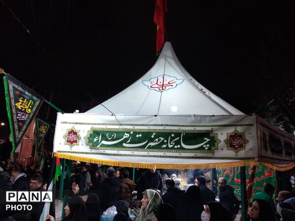 تجمع پر شور مردم ولایت مدار برای وداع با پیکر مطهر شهدای جنگ رمضان