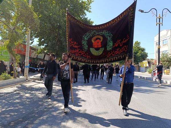 عاشورای حسینی در آشخانه و ۷۲ دیگ غذای نذری