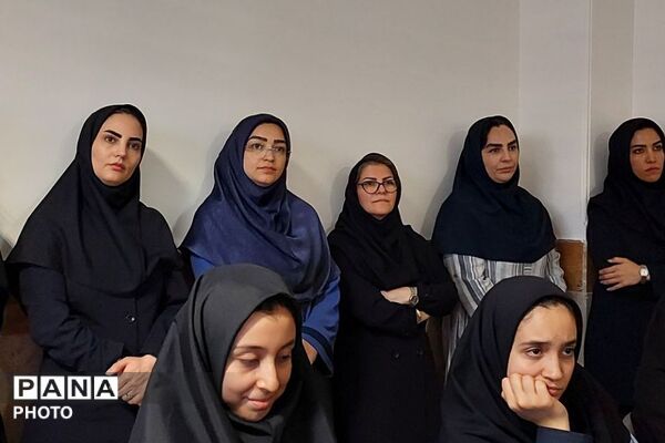 مراسم بزرگداشت مولانا در دبیرستان نمونه‌دولتی ولایت بهارستان‌دو