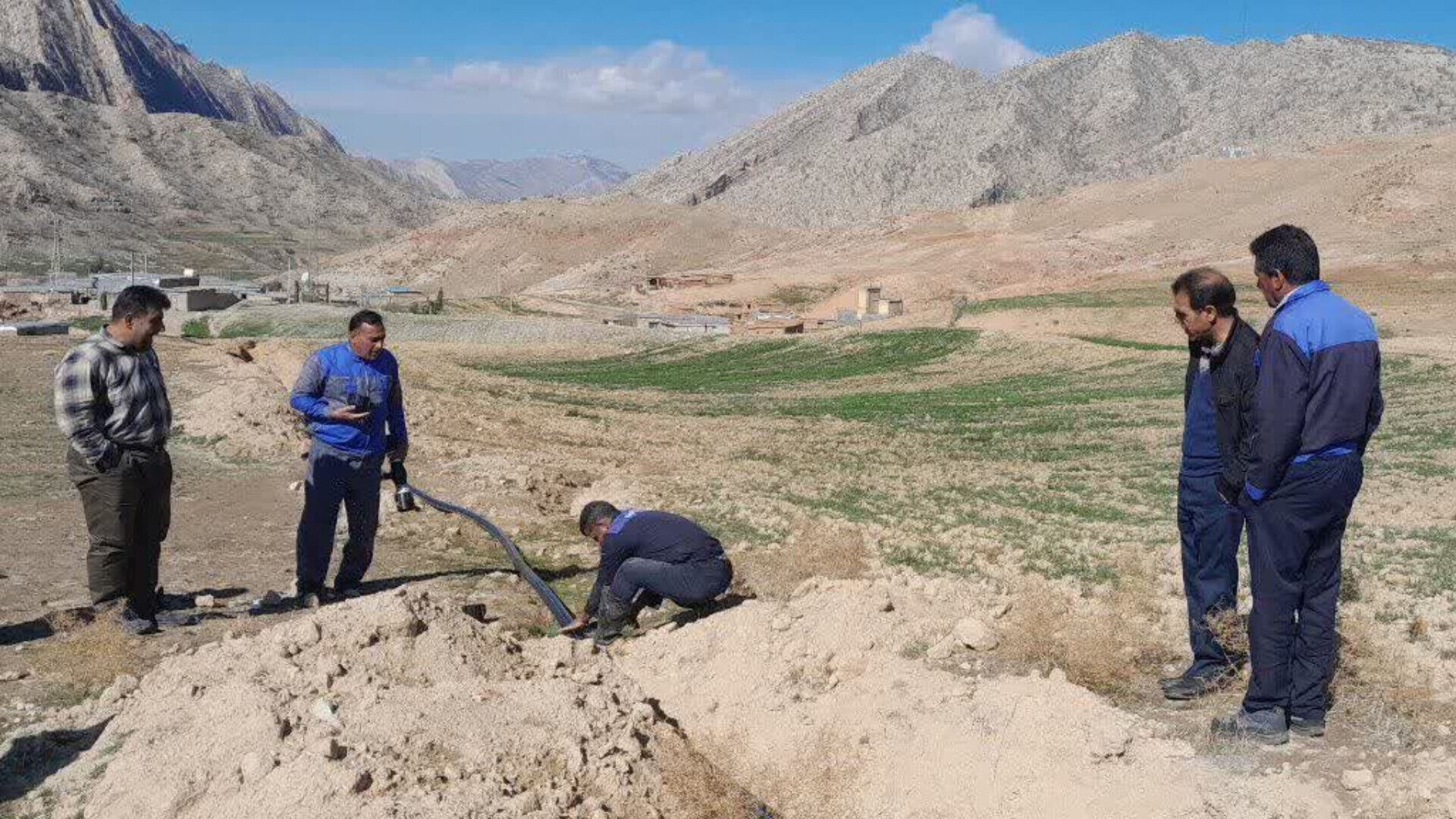 بسیج سازندگی لرستان پروژه آبرسانی روستای بابابهرام پلدختر را به پایان رساند.