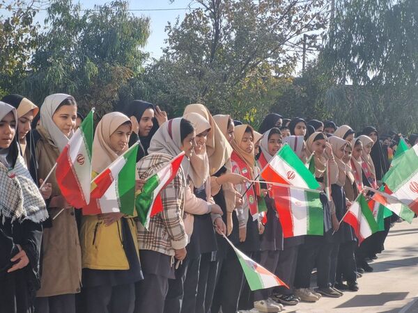 تشییع باشکوه شهید گمنام درسطح مدارس مه ولات