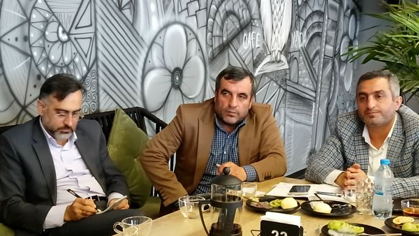 نشست فرماندار محمودآباد با اعضای شورای دانش‌آموزی 