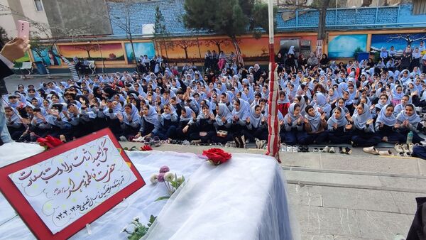 جشن میلاد‌ با‌سعادت حضرت فاطمه زهرا (س) در دبستان دخترانه فرهنگیان۲
