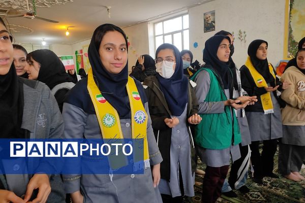 جشن و مولودی خوانی برای میلاد عدل گستر در آموزشگاه صنف پوشاک دو