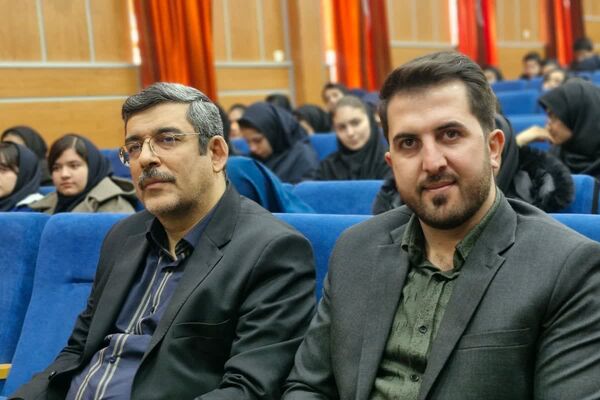 آیین تجلیل و اختتامیه طرح‌های آموزشی معاونت آموزش متوسطه و برگزیدگان رتبه‌های برتر آموزشی در قرچک