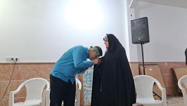 جشنِ تکلیفِ «به وقتِ میهن خدایی» دانش آموزان اشکذری همراه دستبوسی مادر
