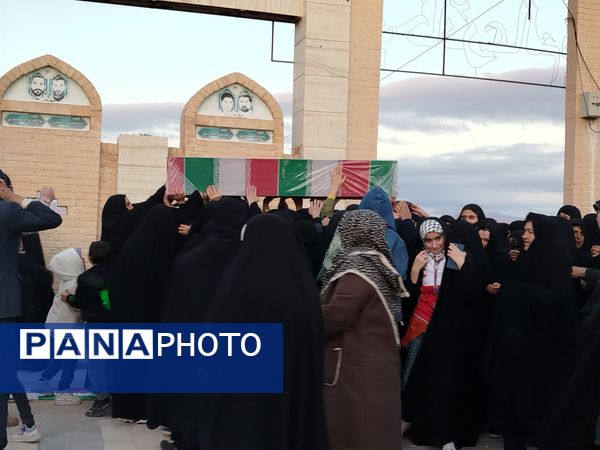 استقبال از شهدای گمنام در شهر درق