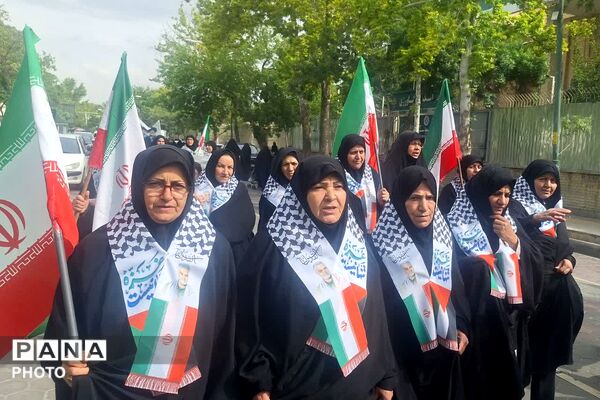 رزمایش بانوان و دختران بسیجی در شیراز