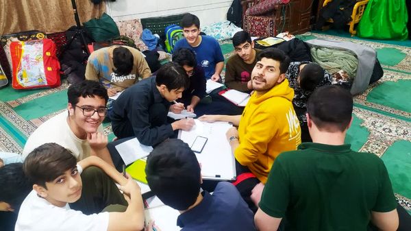 حلقه‌های معرفتی دانش‌آموزان معتکف دبیرستان ماندگار امام صادق(ع) قم