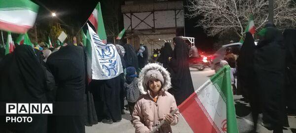 حضور پرشور مردم در بلوار حسینیه شهدای شهر بار